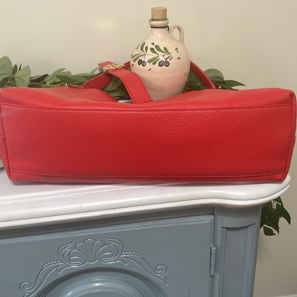 Tory Burch vibrant pebbled red leather shoulder bag NWOT pristine condit… - Picture 8 of 9